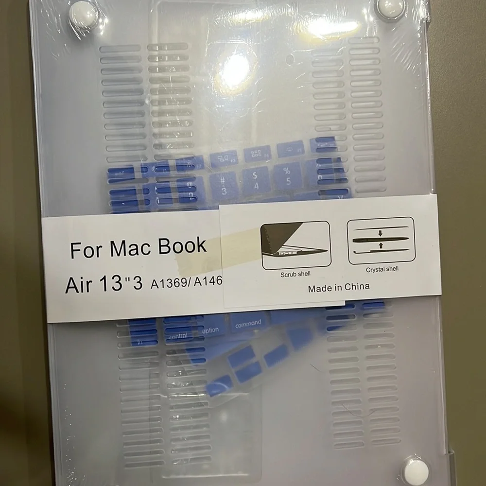 Mac BookAir 13”3 cover.